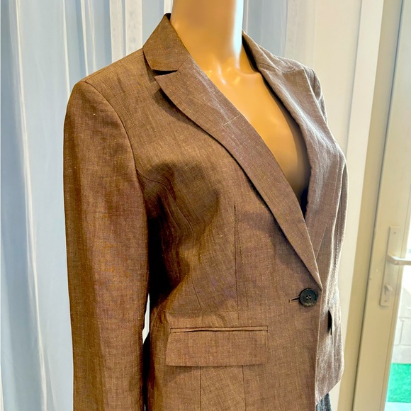 Loft - Picture 1 of 9